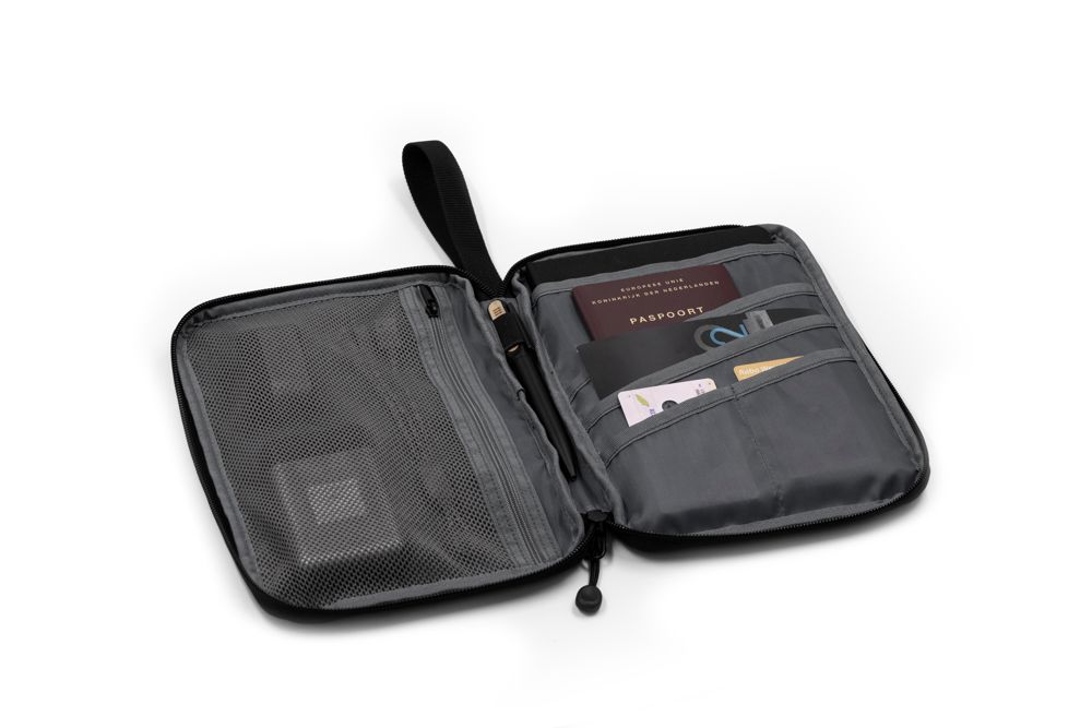 BrandCharger travel wallet Rover
